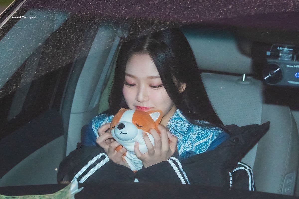 Cover for Kitten (ft. LOONA's Hyunjin)