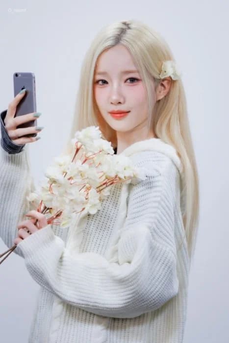 Cover for Pivot ft Kim Yooyeon