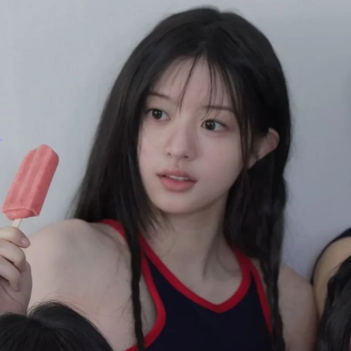 Cover for minju is an elf cosplaying streamer