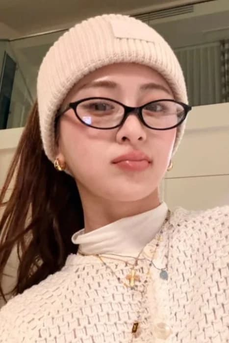 Huh Yunjin 001