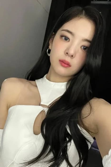 Lia 001