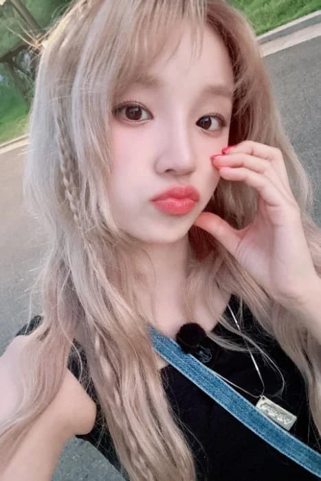 Yuqi 001