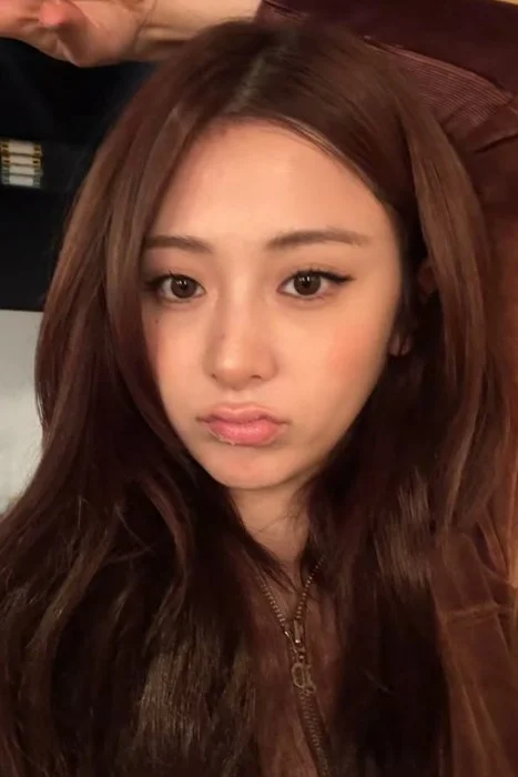 Huh Yunjin 002