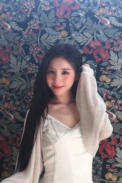 Heejin 003