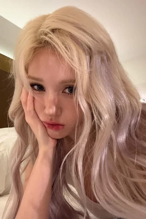 Jeon Somi 002