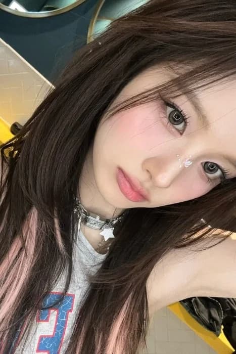 Sullyoon 001