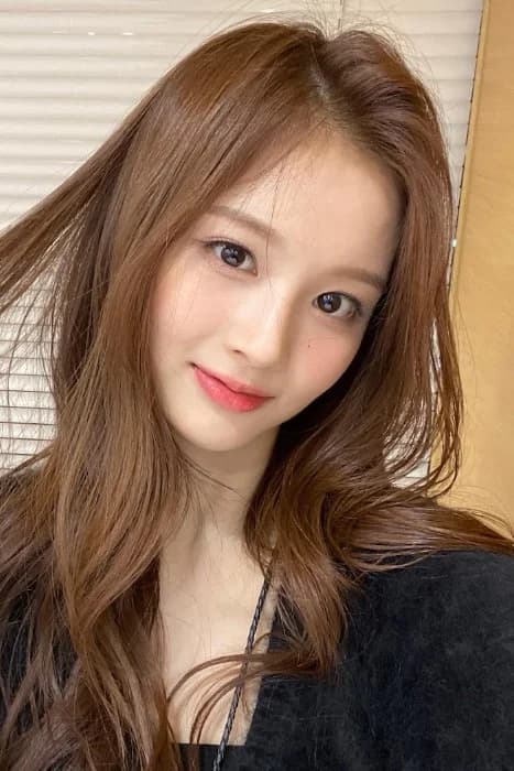 Sullyoon 002
