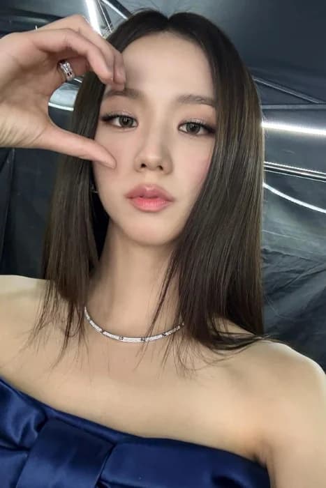 Jisoo 001