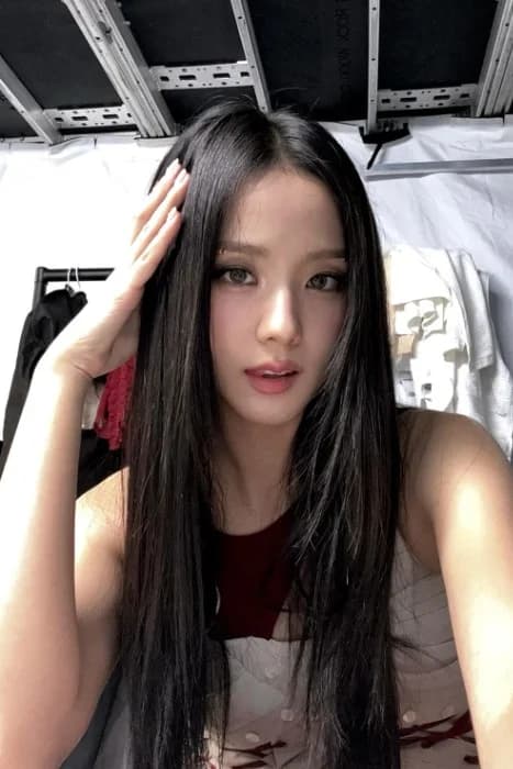 Jisoo 002