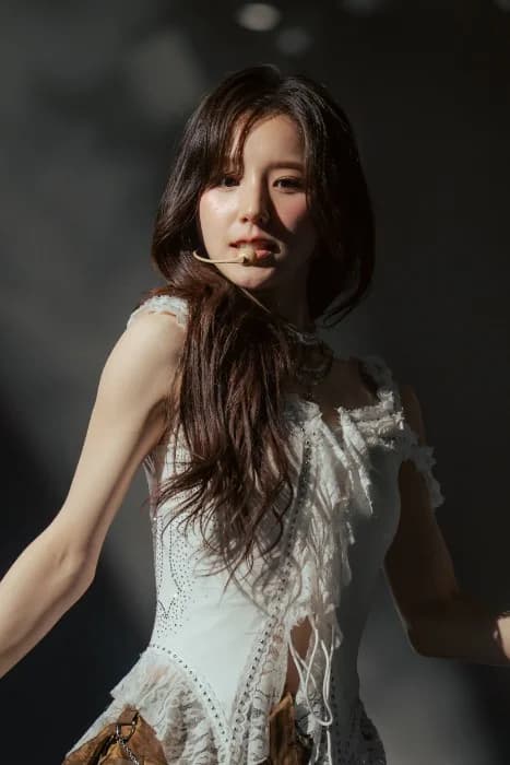 Heejin 005