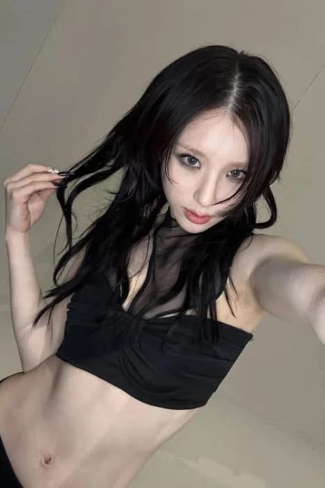 Heejin 004