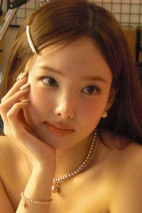 Nayeon 004