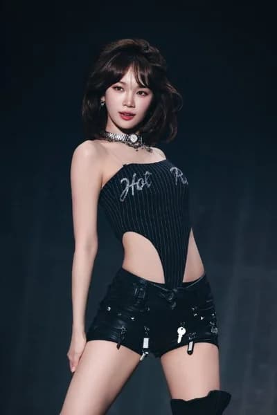 Kim Chaewon 007