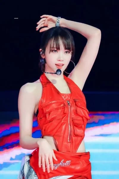 Kim Chaewon 006